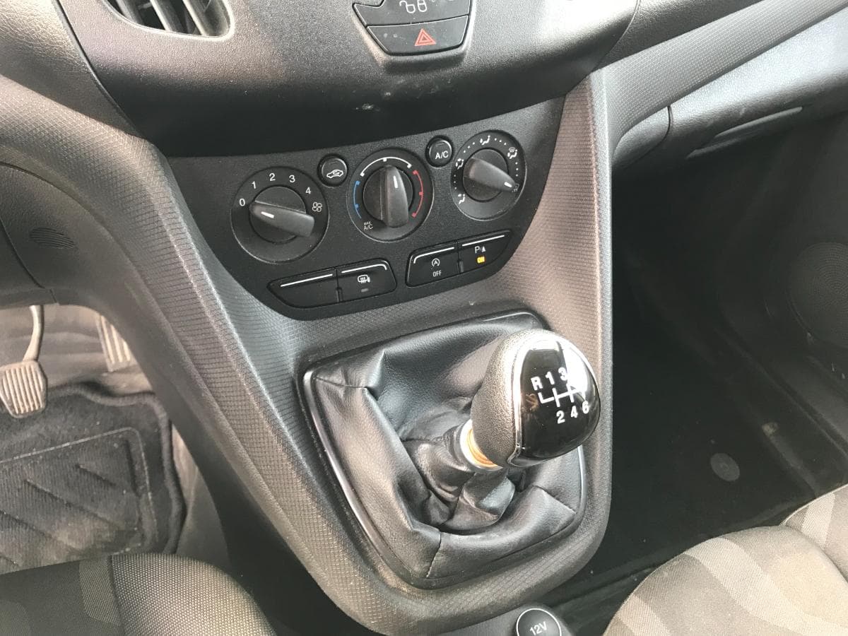 Ford Transit Connect 1.5TDCI · Ano 2018 — image 32