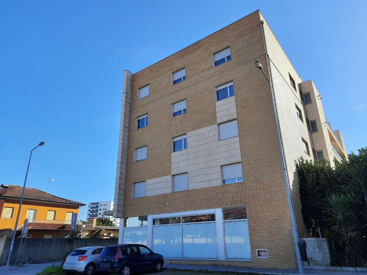 Apartamento T1 com Lugar de Garagem  · Trofa — imagem 2