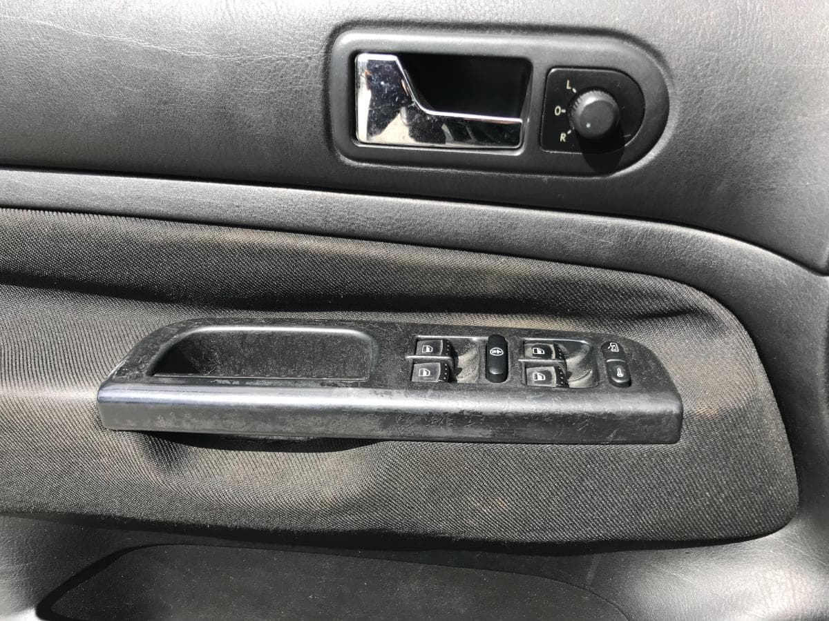 Vokswagen Golf 1.9TDI · Ano 1999 — imagen 17