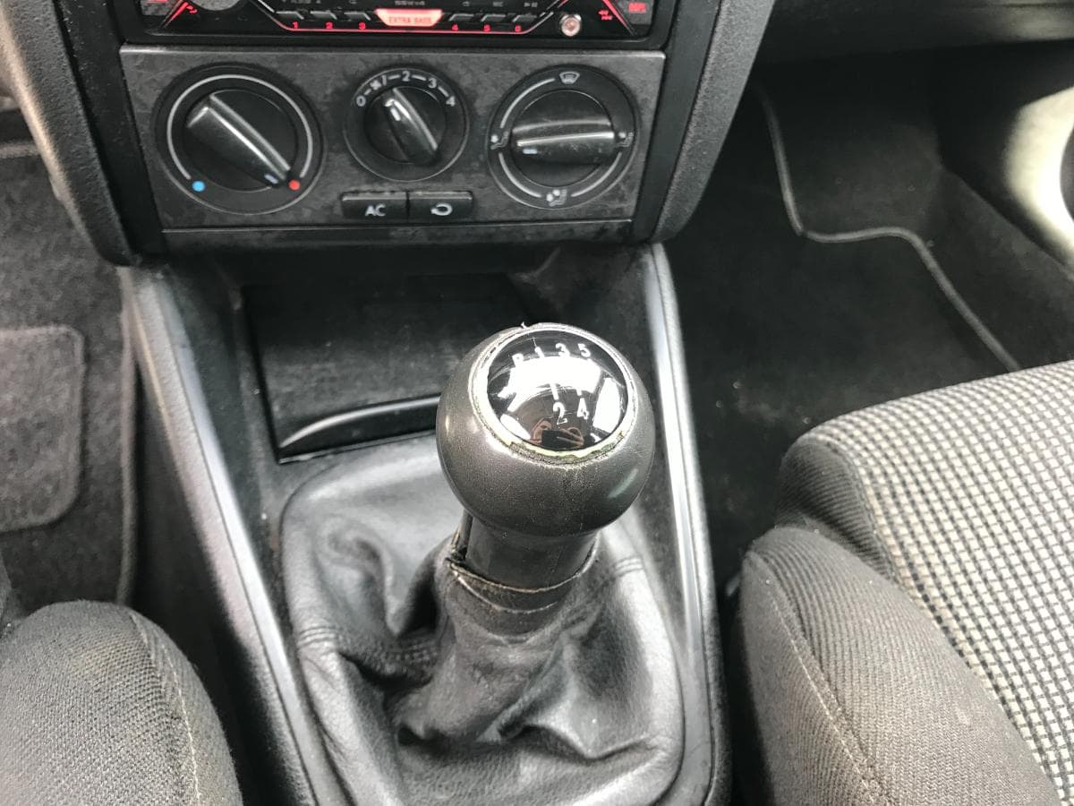Vokswagen Golf 1.9TDI · Ano 1999 — imagen 19