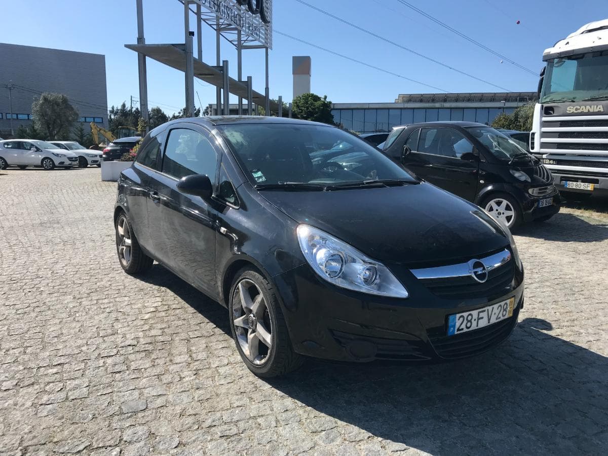 Opel Corsa 1.7CDTI · Ano 2008 — image 1