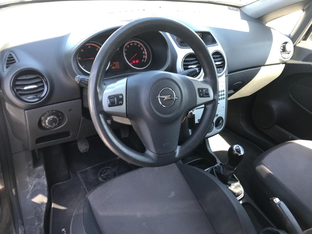 Opel Corsa 1.7CDTI · Ano 2008 — image 15