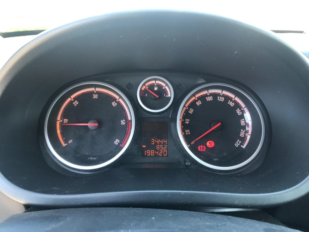 Opel Corsa 1.7CDTI · Ano 2008 — image 21