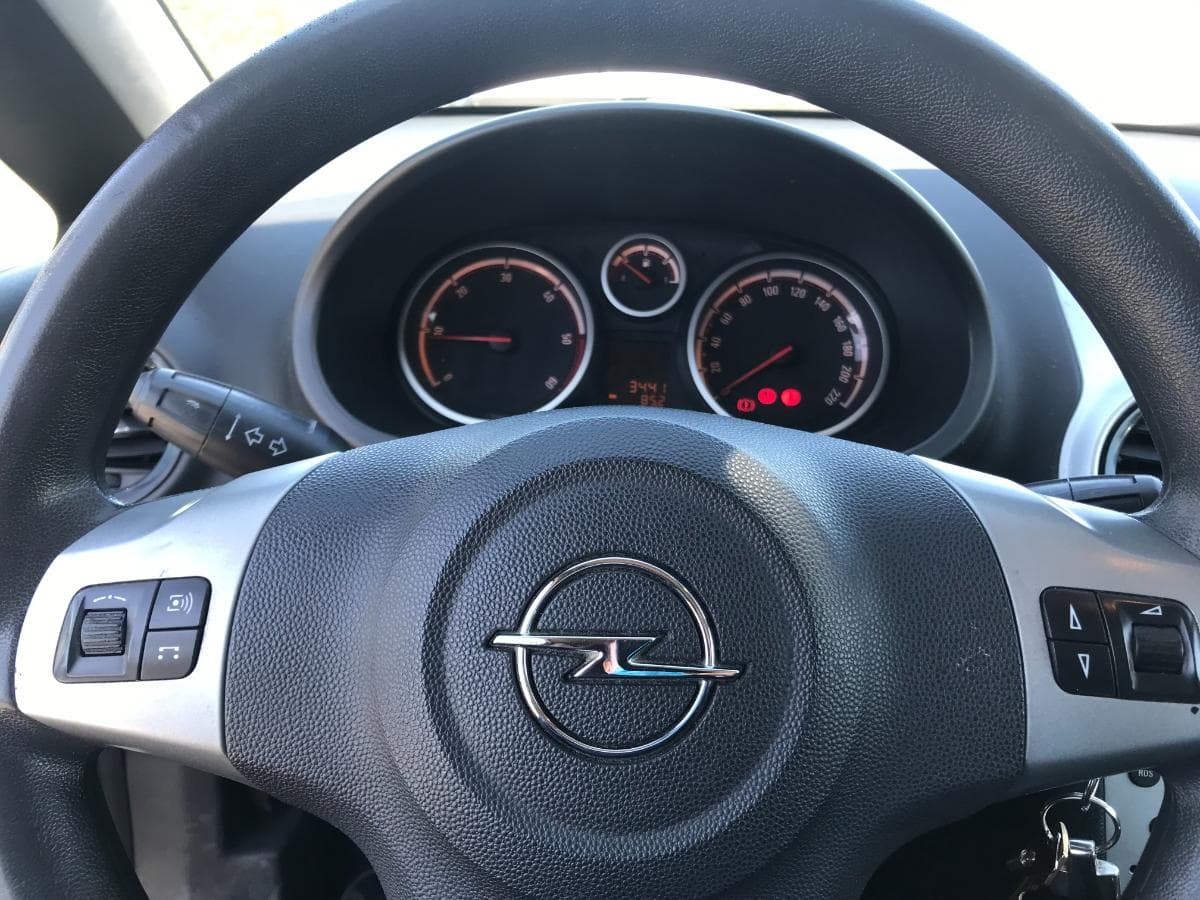Opel Corsa 1.7CDTI · Ano 2008 — image 24