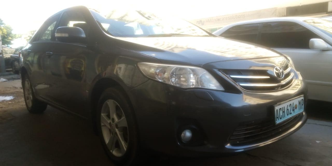 Toyota Corolla · — image 2