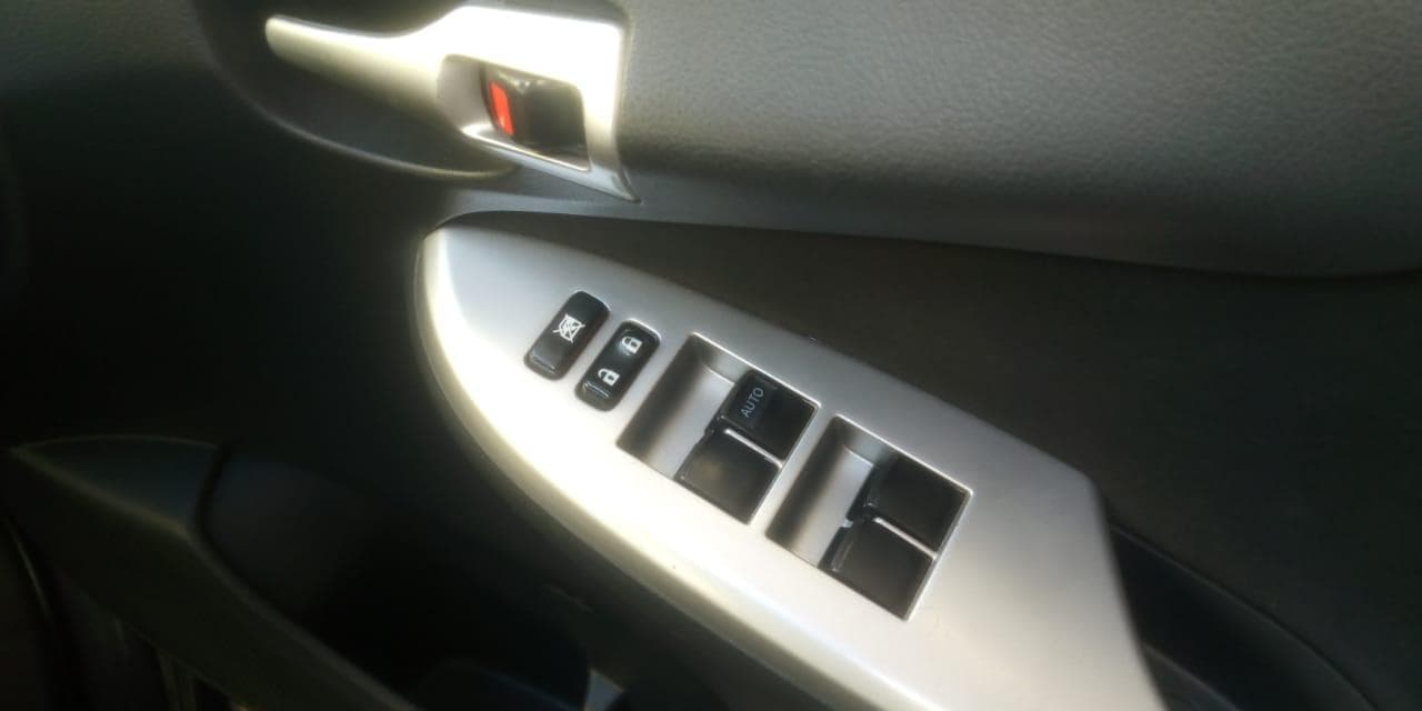 Toyota Corolla · — image 8