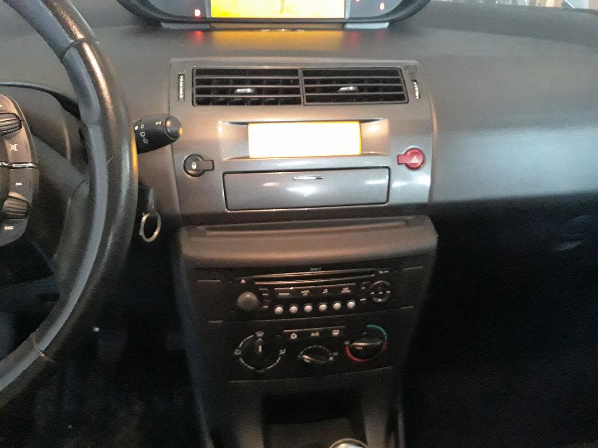 CITROËN C4 1.4 16V — imagen 20