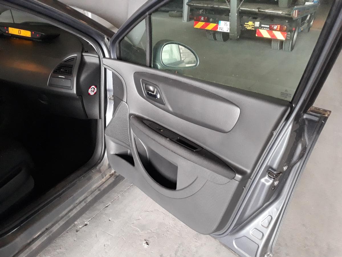 CITROËN C4 1.4 16V — imagen 22