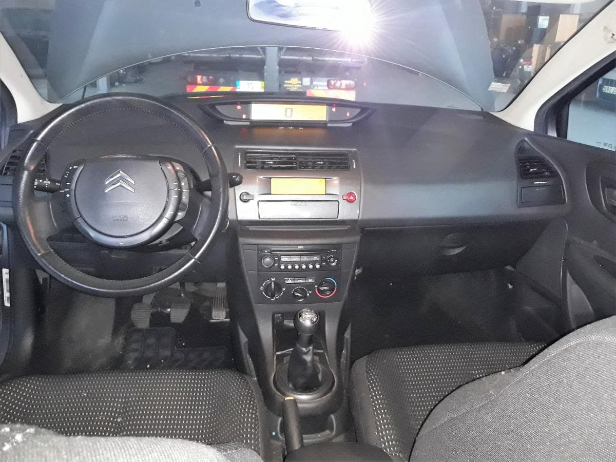 CITROËN C4 1.4 16V — imagen 16