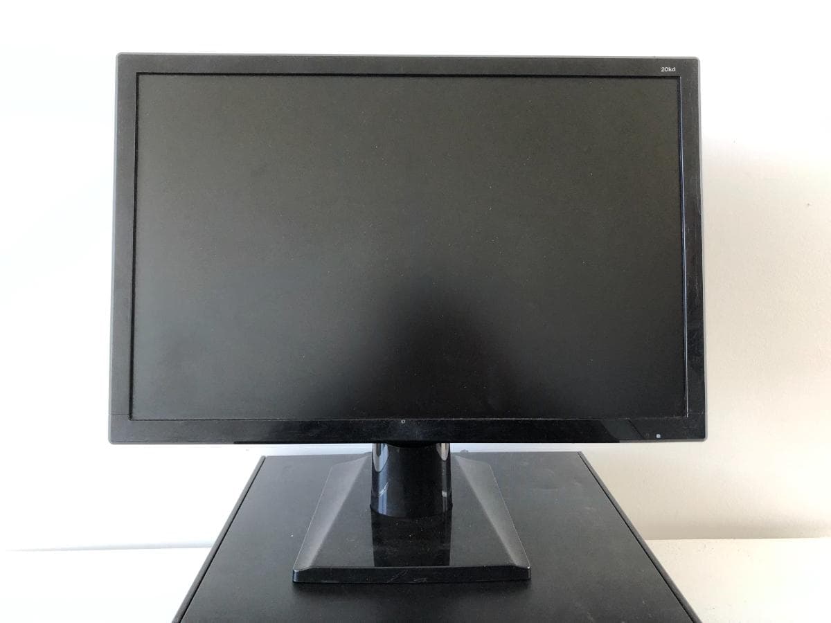 Monitor HP 20KD · Computador Desktop HP — imagen 4