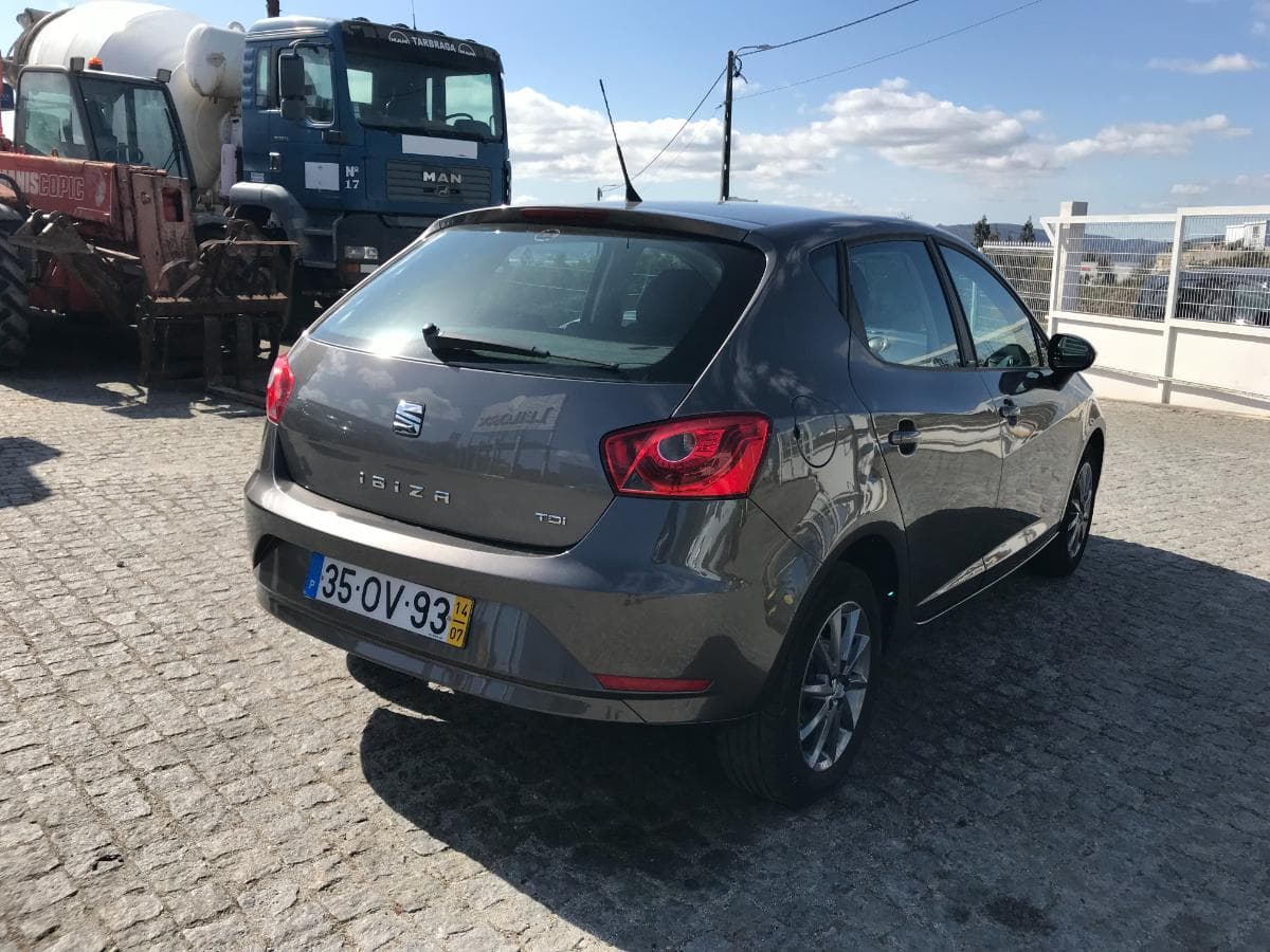 Seat Ibiza 1.2TDI · Ano 2014 — imagem 4