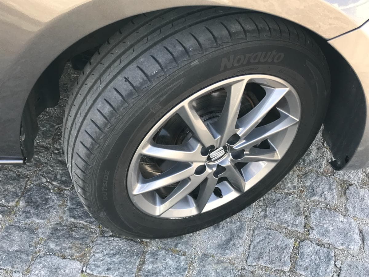 Seat Ibiza 1.2TDI · Ano 2014 — imagem 13