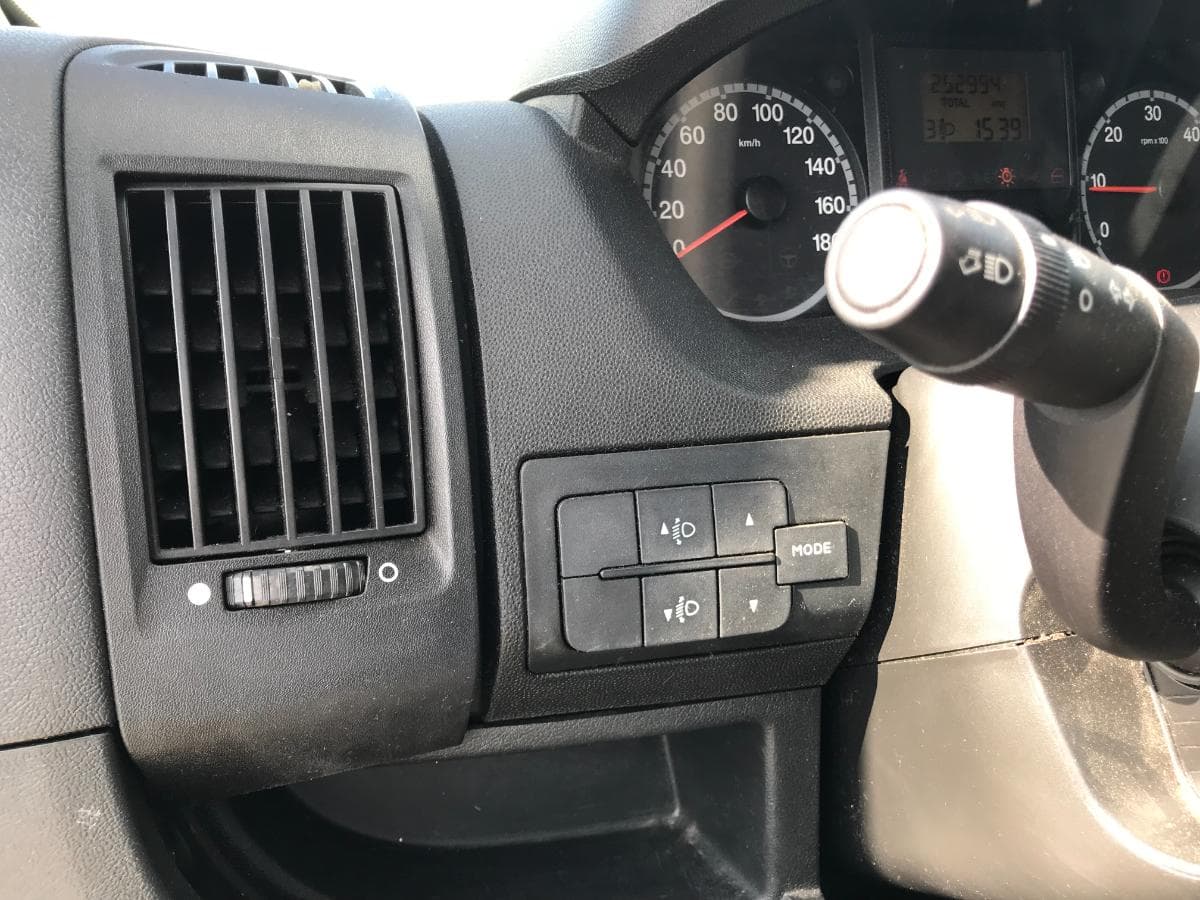 Peugeot Boxer 2.2HDI · Ano 2013 — image 25