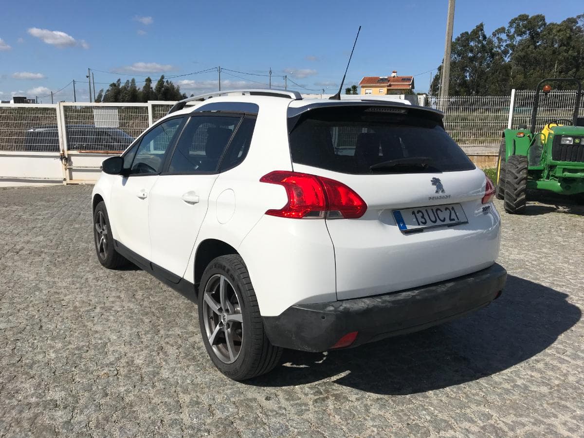 LEILÃO CANCELADO · Peugeot 2008 1.6HDI · Ano 2014 — imagem 4