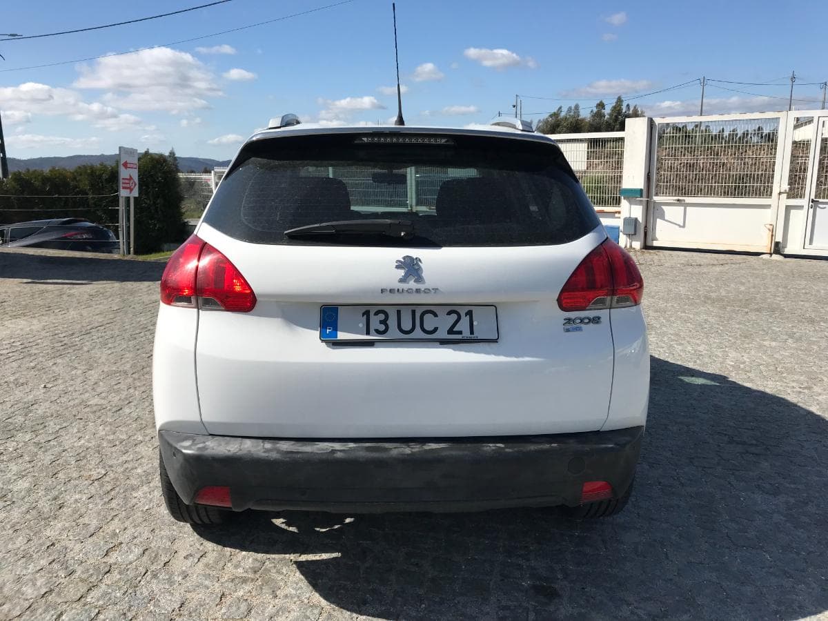 LEILÃO CANCELADO · Peugeot 2008 1.6HDI · Ano 2014 — imagem 5