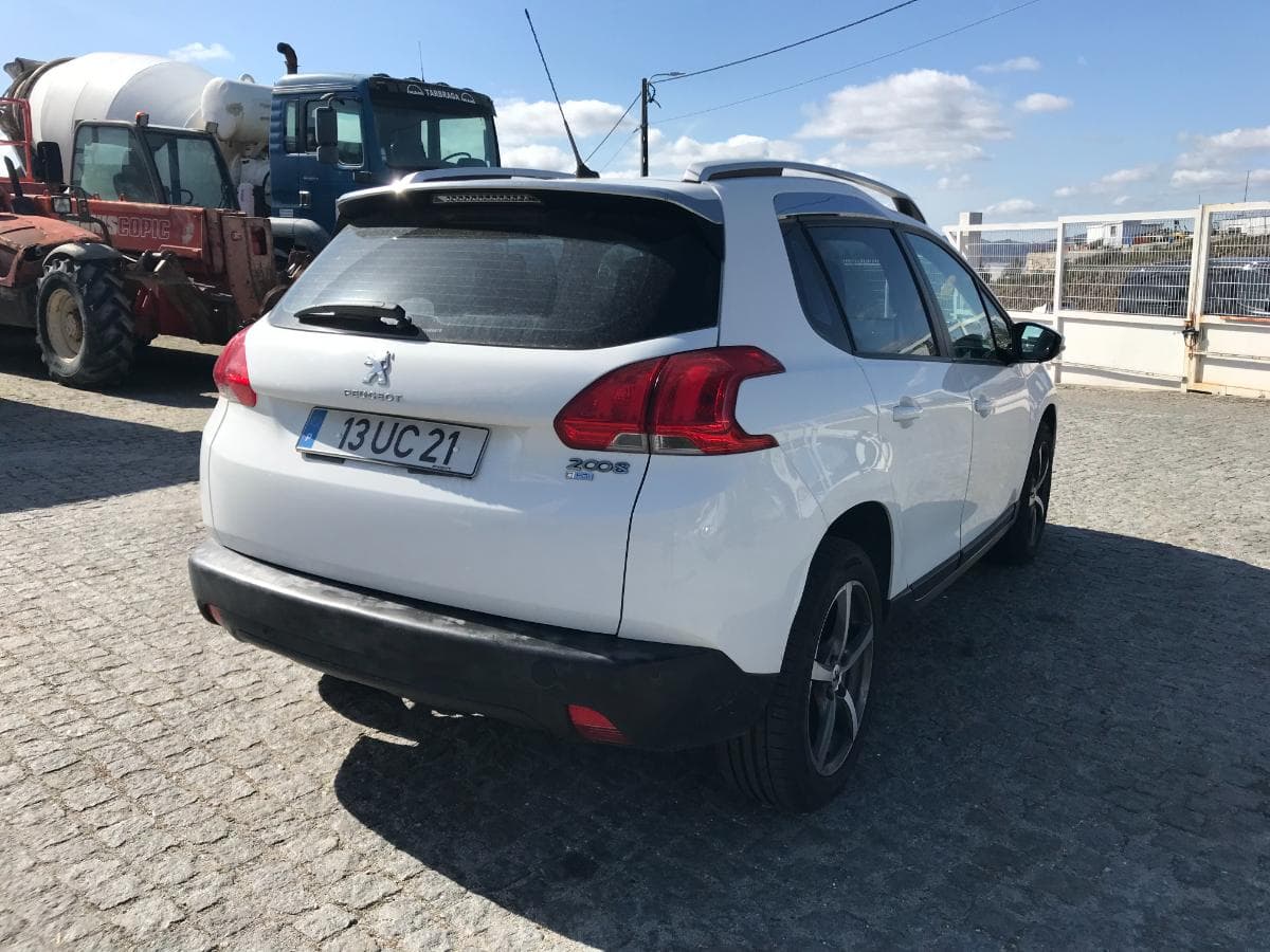 LEILÃO CANCELADO · Peugeot 2008 1.6HDI · Ano 2014 — imagem 6