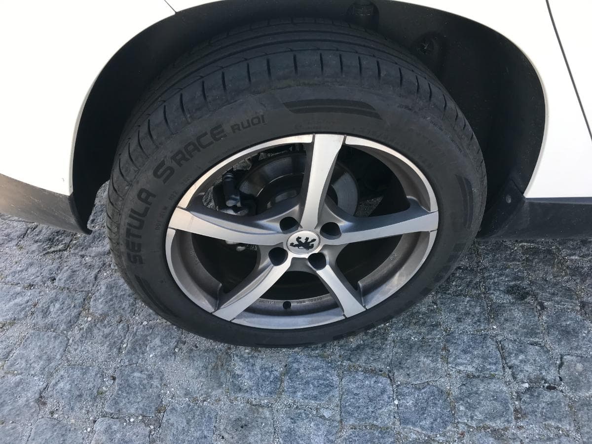 LEILÃO CANCELADO · Peugeot 2008 1.6HDI · Ano 2014 — imagem 15