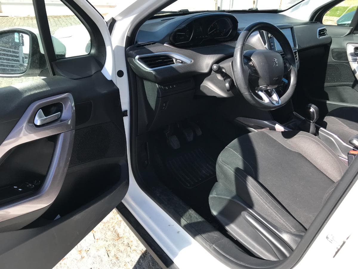 LEILÃO CANCELADO · Peugeot 2008 1.6HDI · Ano 2014 — imagem 16