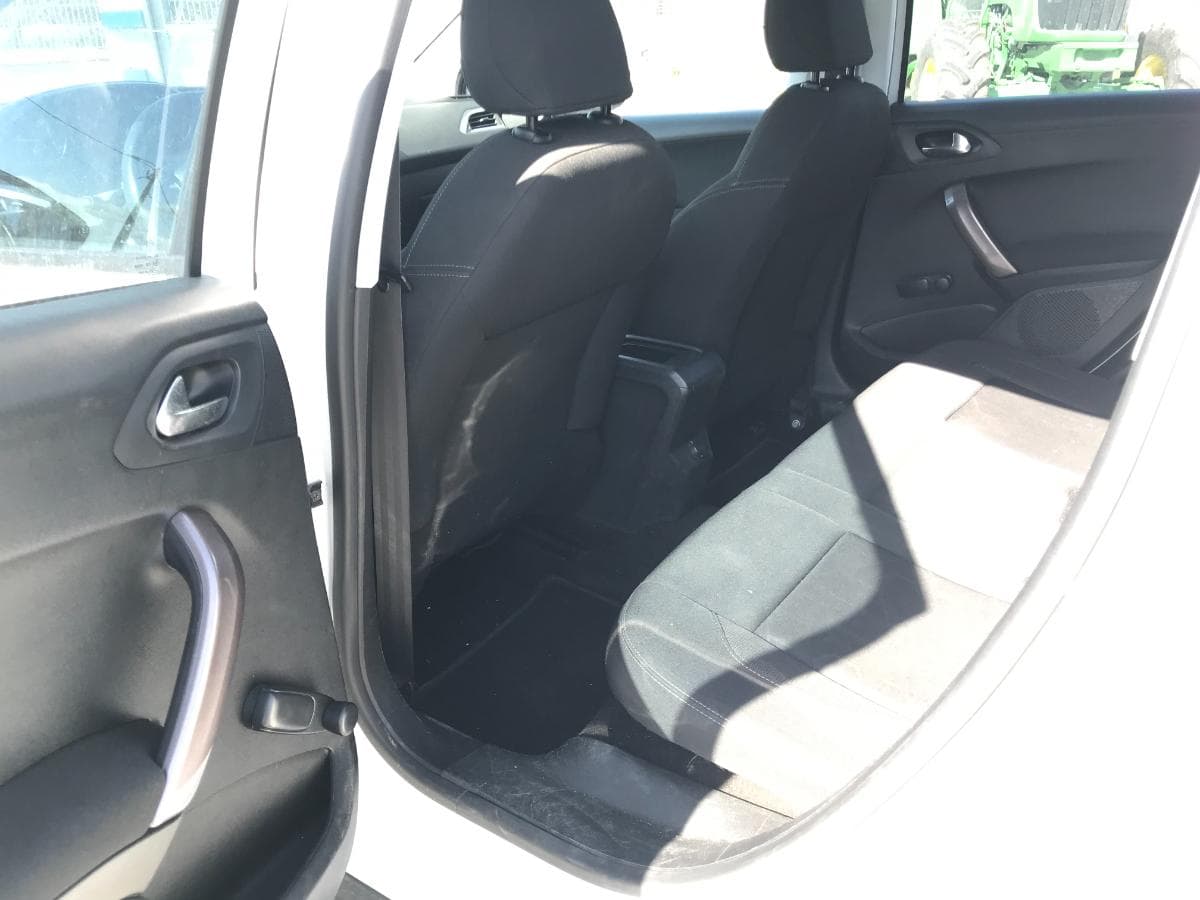 LEILÃO CANCELADO · Peugeot 2008 1.6HDI · Ano 2014 — imagem 17