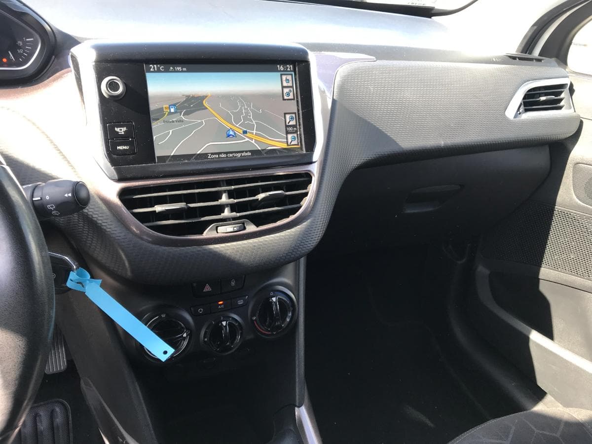 LEILÃO CANCELADO · Peugeot 2008 1.6HDI · Ano 2014 — imagem 18