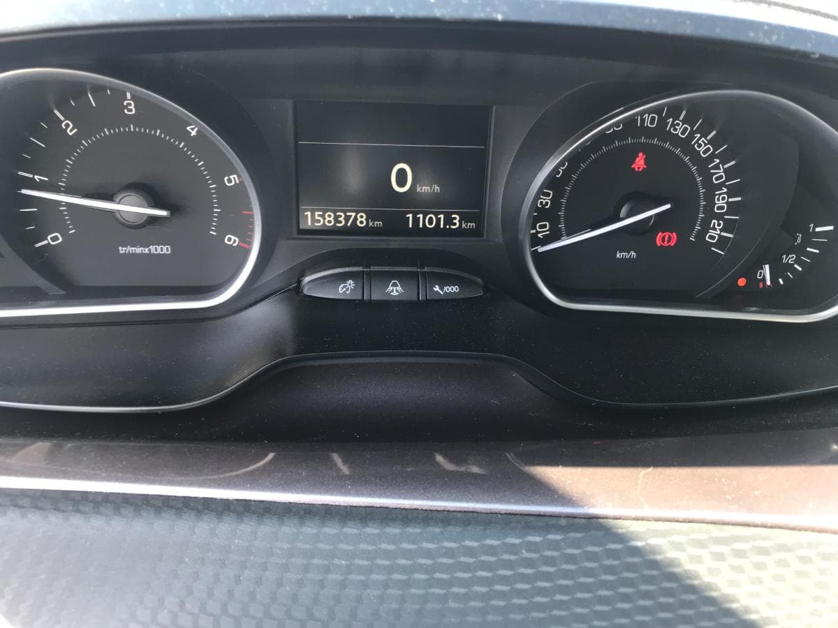 LEILÃO CANCELADO · Peugeot 2008 1.6HDI · Ano 2014 — imagem 24