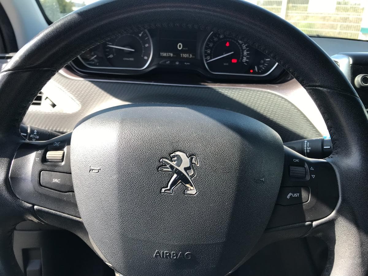 LEILÃO CANCELADO · Peugeot 2008 1.6HDI · Ano 2014 — imagem 26
