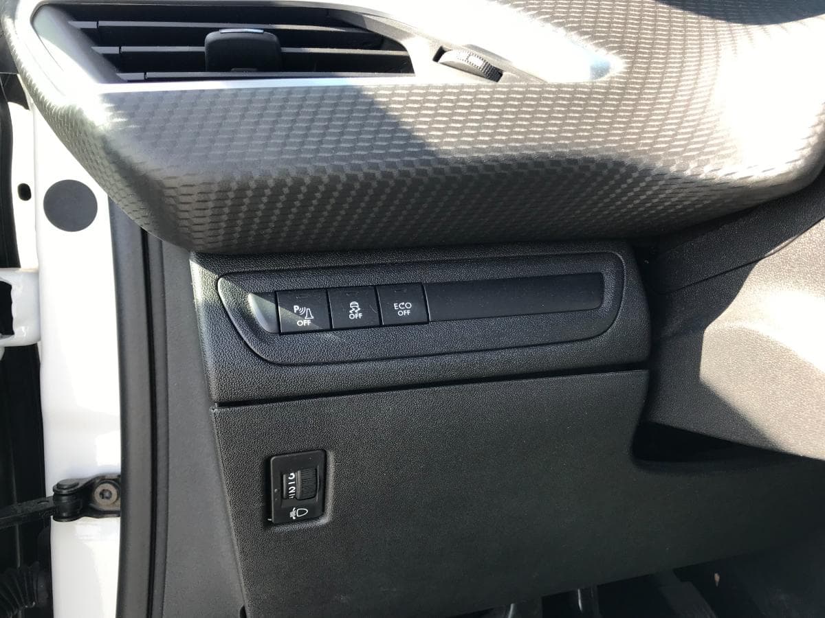 LEILÃO CANCELADO · Peugeot 2008 1.6HDI · Ano 2014 — imagem 29