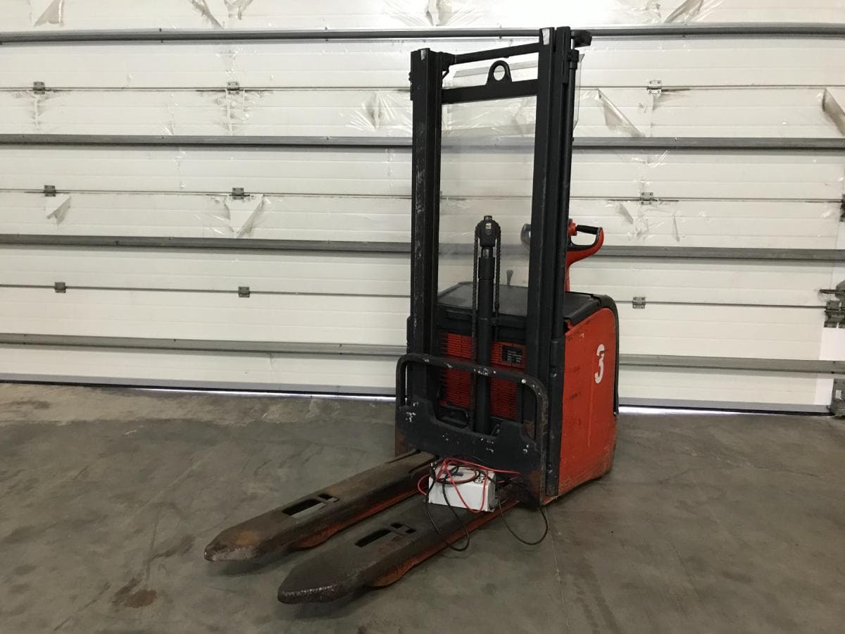 Stacker Linde L14 Elétrico · Ano 2001 — imagem 4