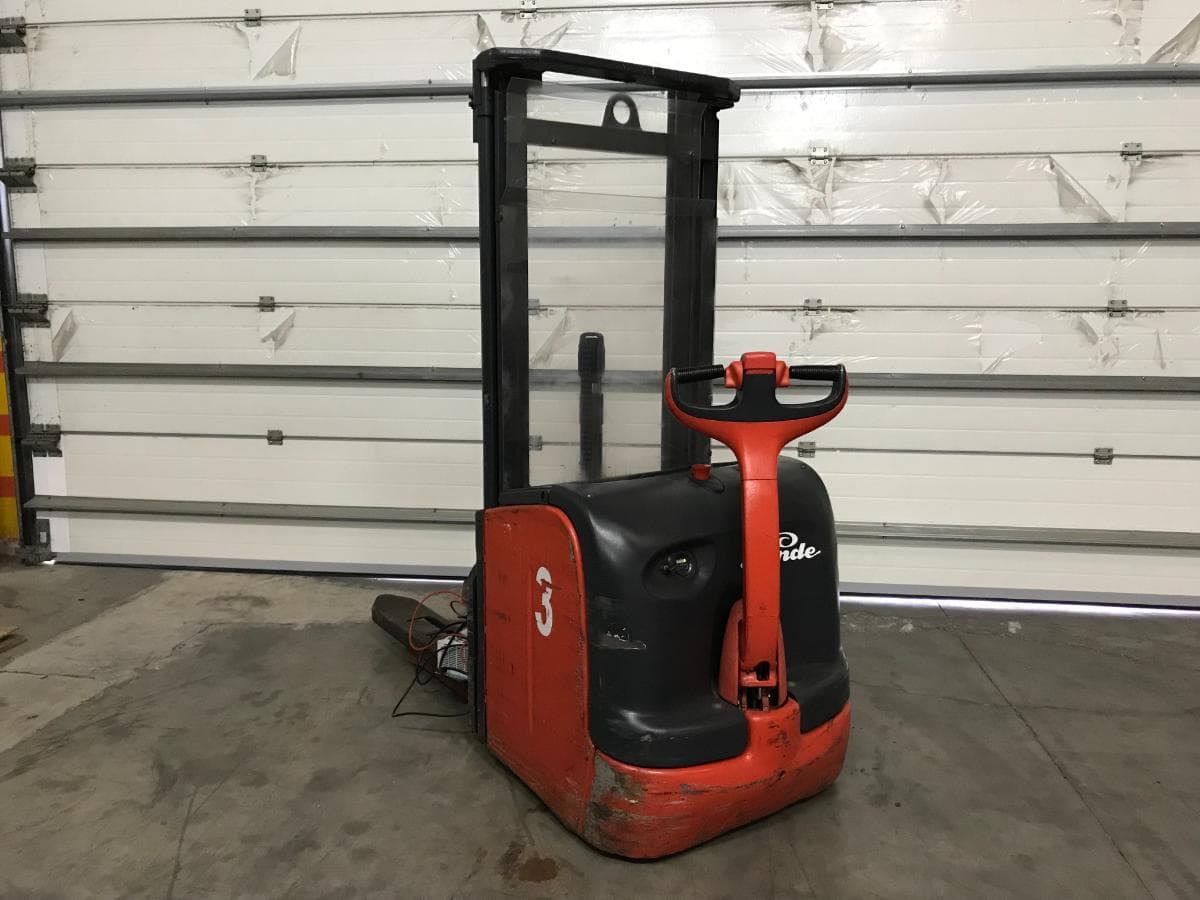 Stacker Linde L14 Elétrico · Ano 2001 — imagem 5