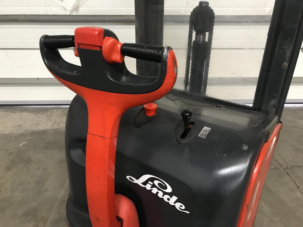 Stacker Linde L14 Elétrico · Ano 2001 — imagem 7