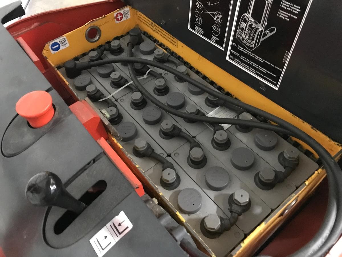 Stacker Linde L14 Elétrico · Ano 2001 — imagem 9