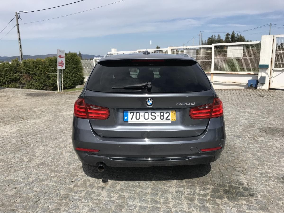 BMW 320D Touring 2.0 · Ano 2014 — imagem 6