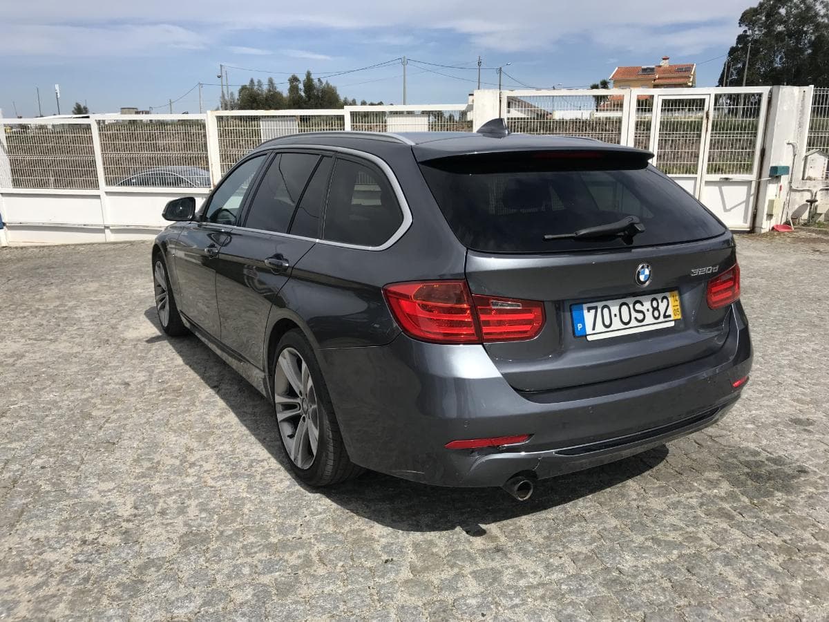 BMW 320D Touring 2.0 · Ano 2014 — imagem 7