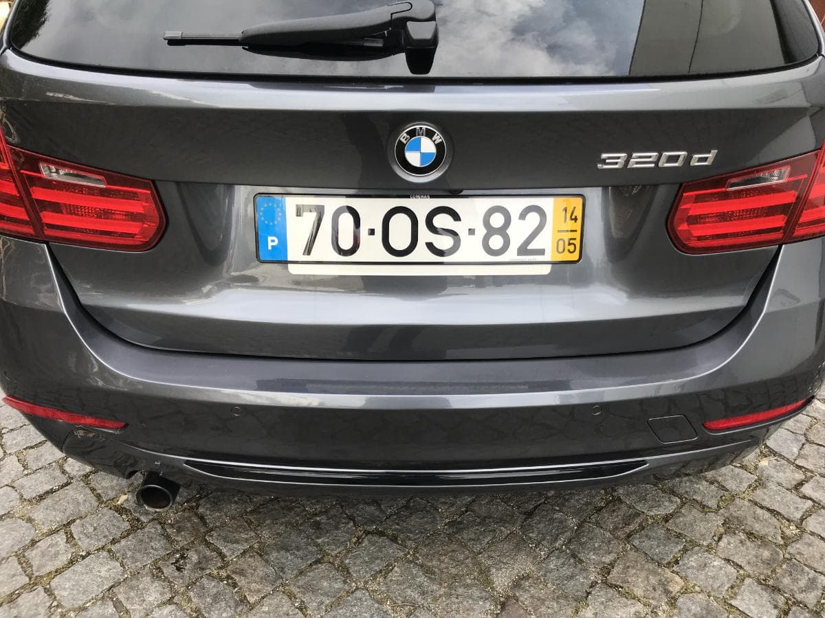 BMW 320D Touring 2.0 · Ano 2014 — imagem 8