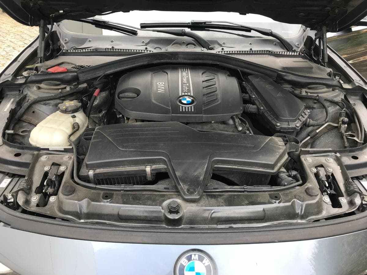 BMW 320D Touring 2.0 · Ano 2014 — imagem 13