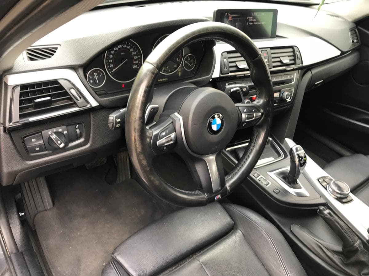 BMW 320D Touring 2.0 · Ano 2014 — imagem 26
