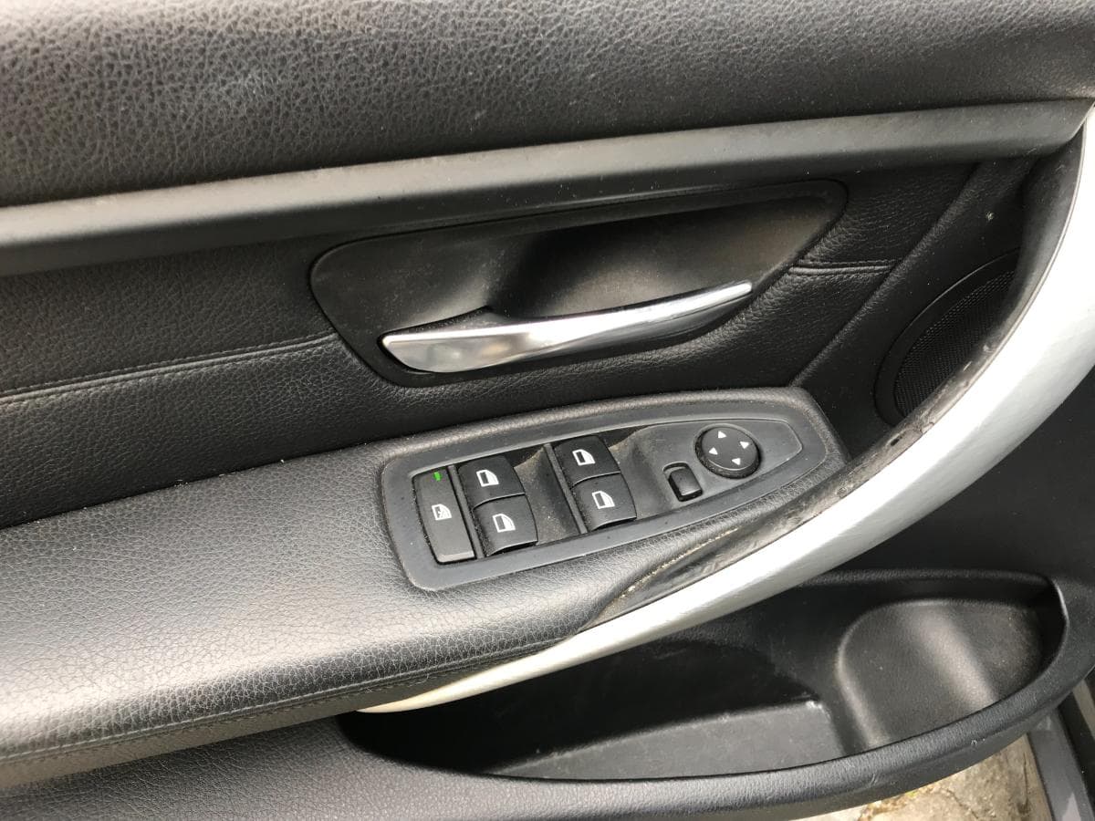 BMW 320D Touring 2.0 · Ano 2014 — imagem 29