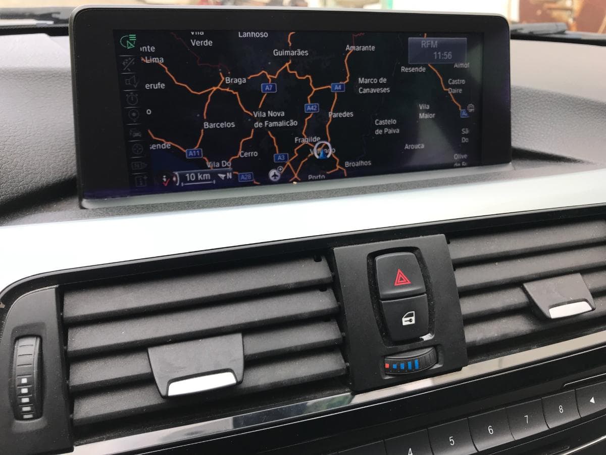 BMW 320D Touring 2.0 · Ano 2014 — imagem 31