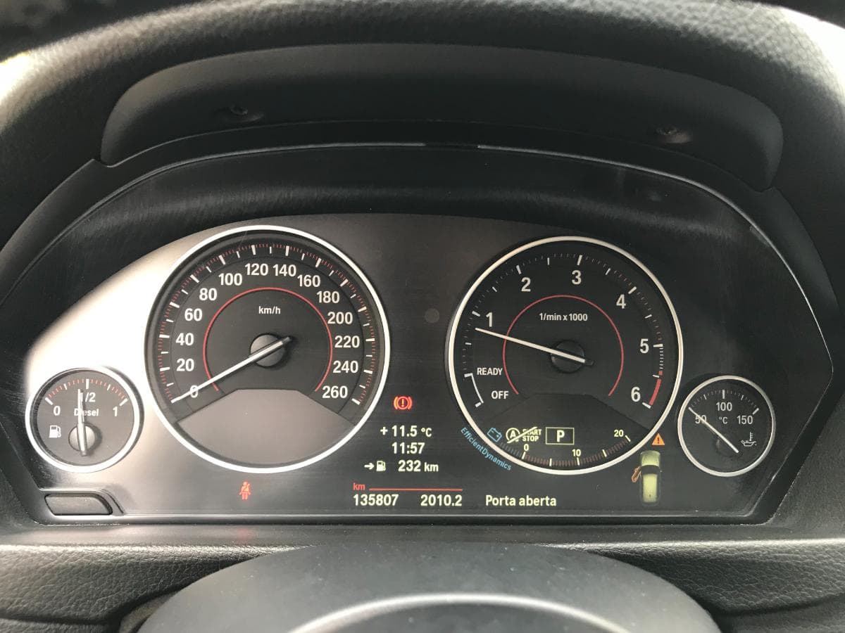 BMW 320D Touring 2.0 · Ano 2014 — imagem 32