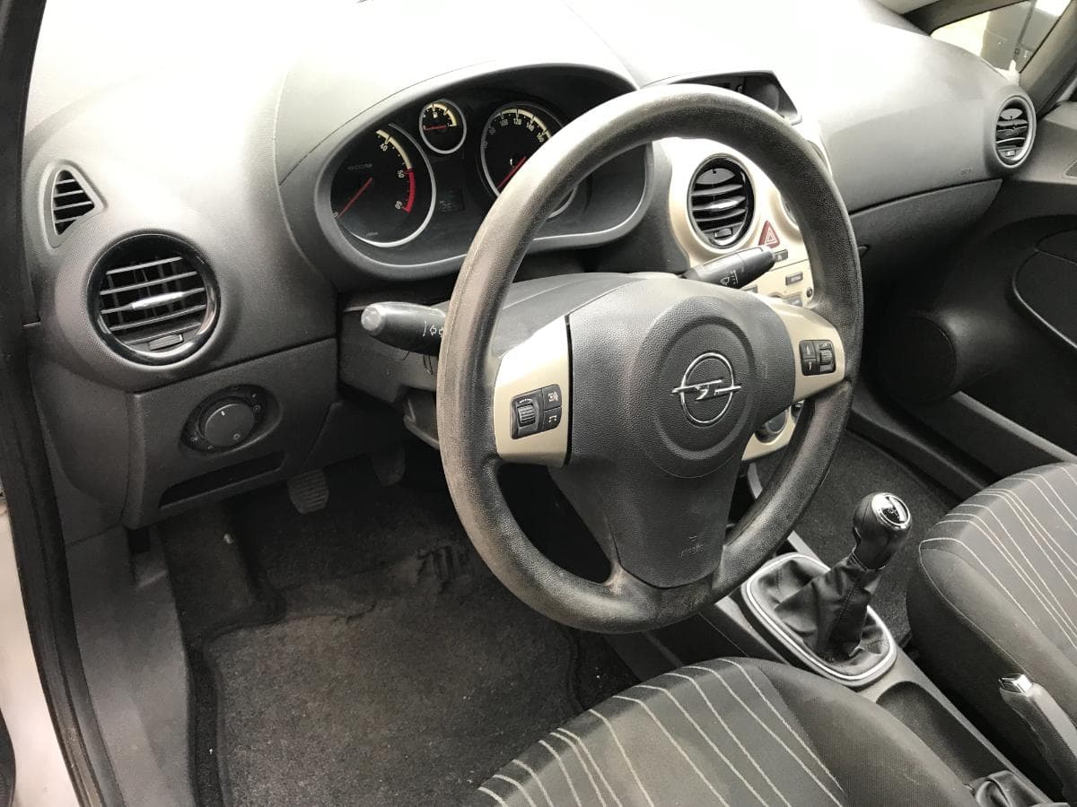Opel Corsa 1.3CDTI · Ano 2008 39-GJ-73 — imagem 25