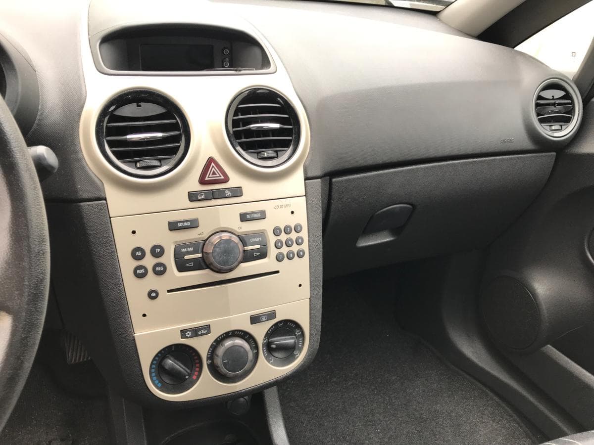 Opel Corsa 1.3CDTI · Ano 2008 39-GJ-73 — imagem 27