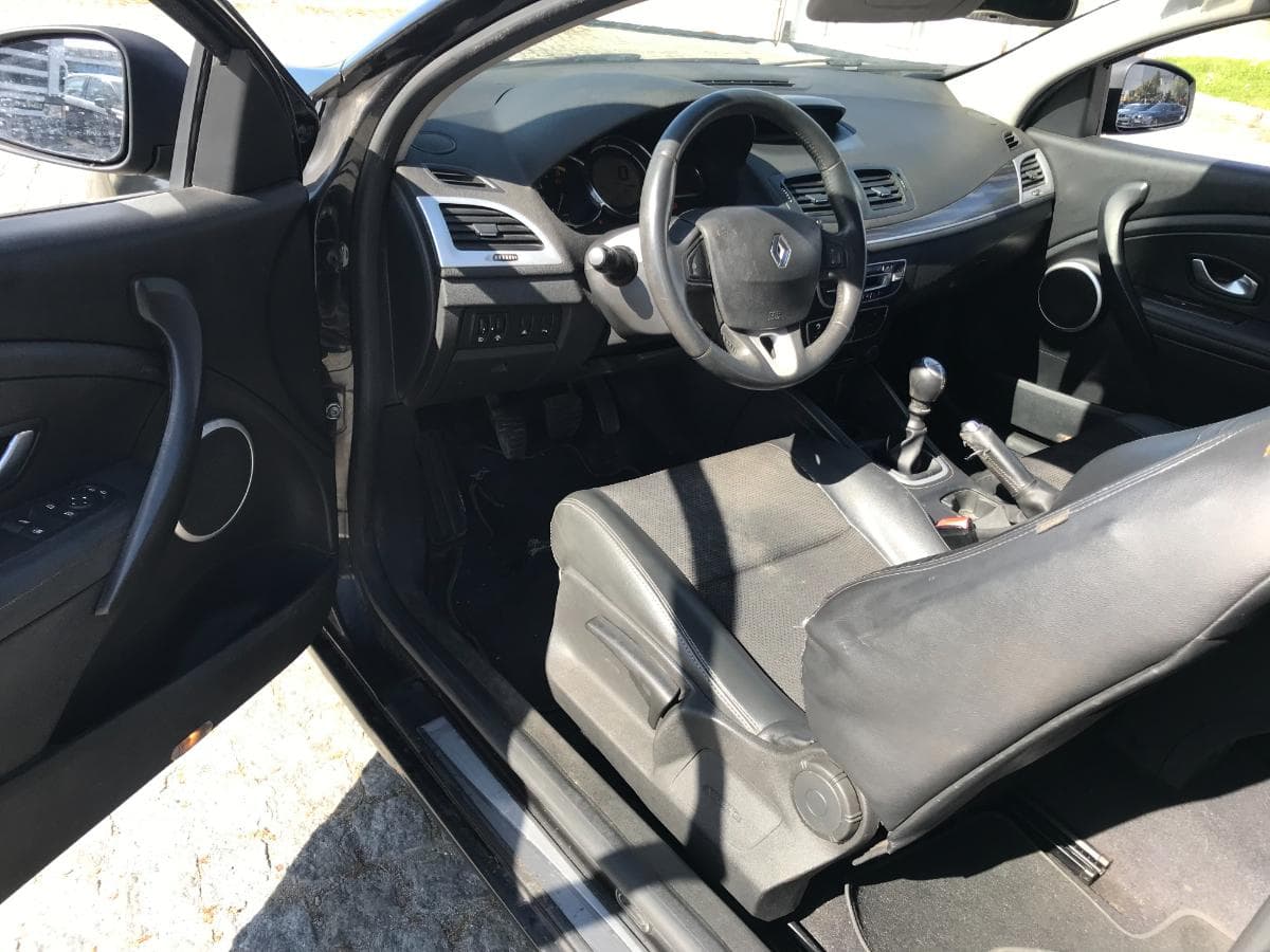 Renault Mégane Coupé 1.5DCI · Ano 2009 — imagem 25