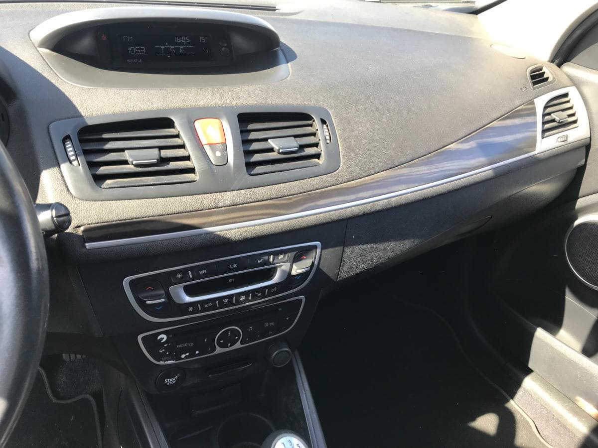 Renault Mégane Coupé 1.5DCI · Ano 2009 — imagem 27