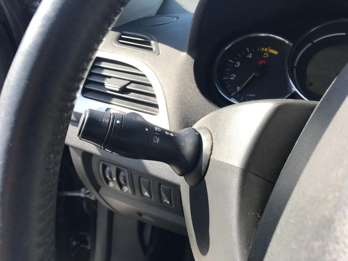 Renault Mégane Coupé 1.5DCI · Ano 2009 — imagem 33