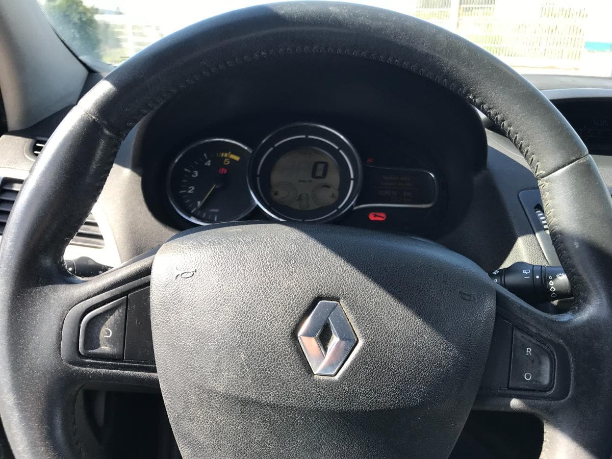 Renault Mégane Coupé 1.5DCI · Ano 2009 — imagem 36