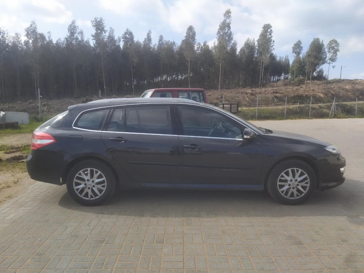 RENAULT LAGUNA — imagen 3
