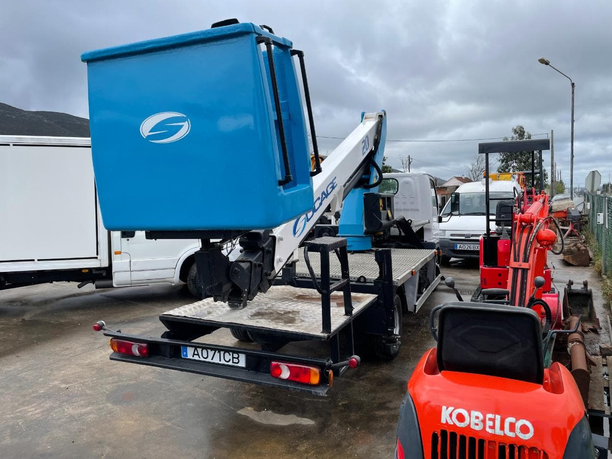 Nissan Cabstar Com Plataforma Elevatória — imagen 6