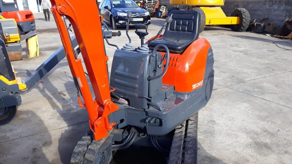 Mini Giratória Kobelco SK 007 — imagem 2