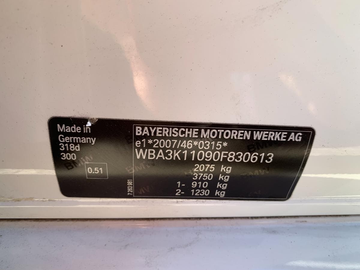 BMW 318D Touring · Ano 2014 — imagem 4