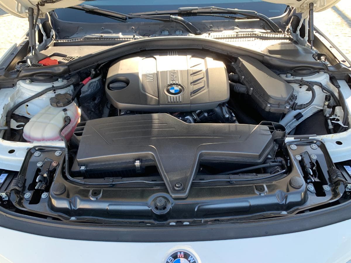 BMW 318D Touring · Ano 2014 — imagem 3